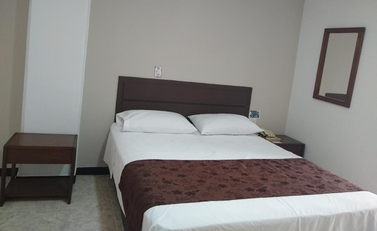 Hotel Hacaritama Ocaña エクステリア 写真